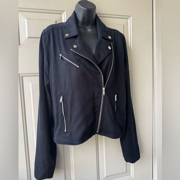 Abercrombie & Fitch Black Moto Jacket Asymmetrical Zipper
Size Large - Picture 2 of 12